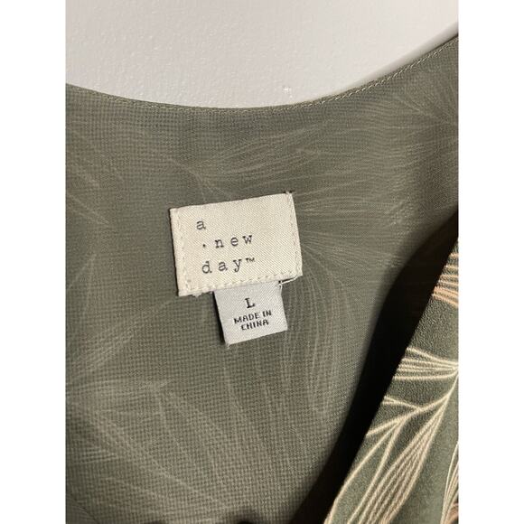 A New Day Large Cami Tank Palm Floral Lined Olive Peach Botanical Lightweight - Picture 2 of 6